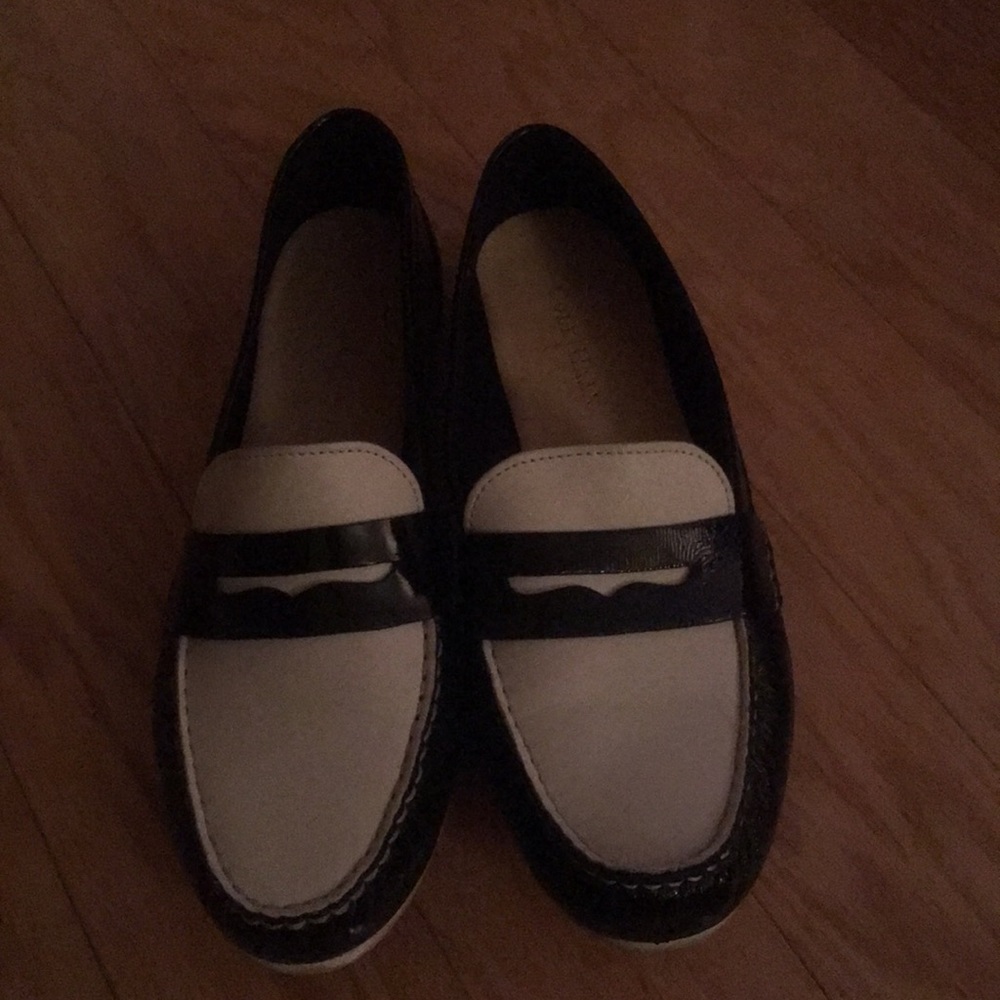 Cole Hann Size 7.5 only wore few times black white